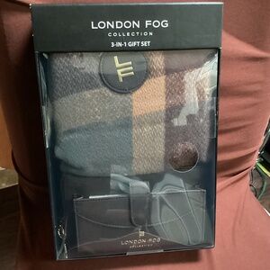 London Fog Wallet, Scarf & Keychain Gift Set New in Box